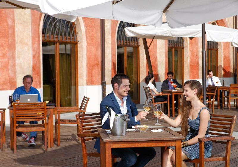 Albergo Dell'Agenzia برا المظهر الخارجي الصورة