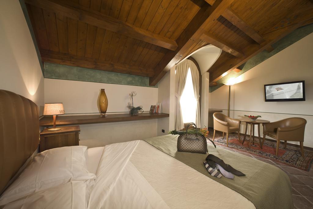 Albergo Dell'Agenzia برا المظهر الخارجي الصورة